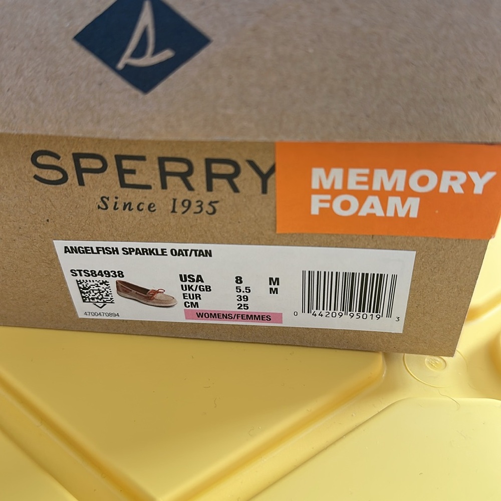 New in box Sperrys - Picture 3 of 4